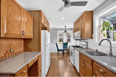 1 Perry Pl, Springfield, NJ 07081 - Photo 15