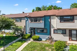 489 Brookside Ln, Hillsborough Township, NJ 08844 - Photo 3