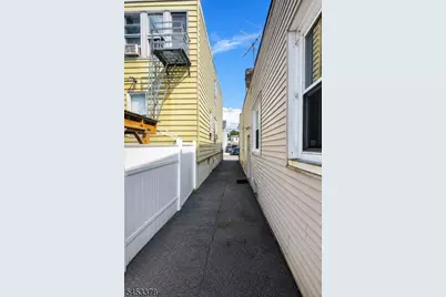 302 N 10th St, Newark, NJ 07107 - Photo 15