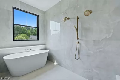 41 Pino Ct, Clifton, NJ 07013 - Photo 29