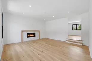 41 Pino Ct, Clifton, NJ 07013 - Photo 9