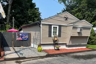 61 Travelo Dr, Wayne Twp., NJ 07470 - Photo 1