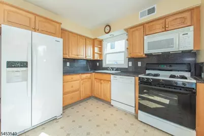61 Elm St, Clifton, NJ 07013 - Photo 9