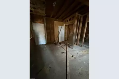 210 Berkeley Ave, Newark, NJ 07107 - Photo 11