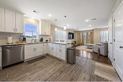 34 Garibaldi Ave, Newark, NJ 07114 - Photo 27