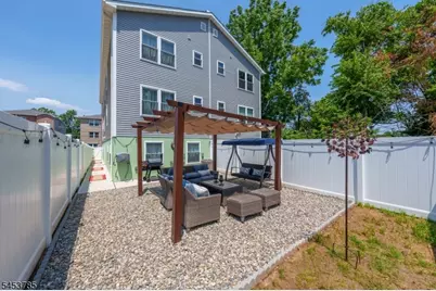 34 Garibaldi Ave, Newark, NJ 07114 - Photo 33