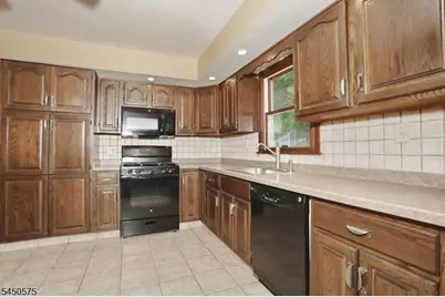 62 Molinari Dr, Wanaque, NJ 07465 - Photo 11