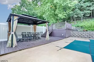 62 Molinari Dr, Wanaque, NJ 07465 - Photo 33