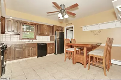62 Molinari Dr, Wanaque, NJ 07465 - Photo 9