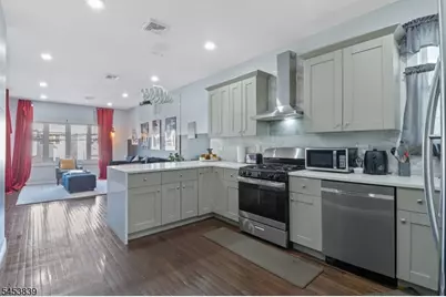 84 W 3rd St, Bayonne, NJ 07002 - Photo 15