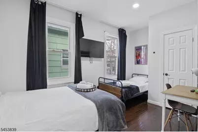 84 W 3rd St, Bayonne, NJ 07002 - Photo 19