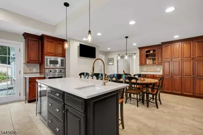 87 Peachtree Rd, Bernards Township, NJ 07920 - Photo 15