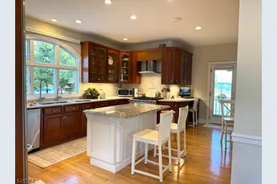 2 Glencree Ln, Clinton Township, NJ 08833 - Photo 5