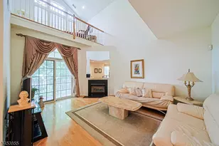 604 Turlington Ct, Livingston, NJ 07039 - Photo 7