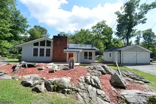 5 Woodlawn Dr, Andover Township, NJ 07821 - Photo 1