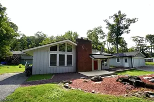 5 Woodlawn Dr, Andover Township, NJ 07821 - Photo 1