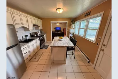 2116 Pleasant Pkwy, Union Township, NJ 07083 - Photo 9