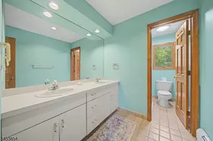2 Birchwood Ct, East Hanover Township, NJ 07936 - Photo 33