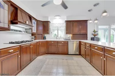 60 Ivy Pl, Wayne, NJ 07470 - Photo 15