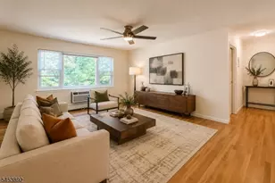 93 Fox Rd, Edison Twp., NJ 08817 - Photo 1