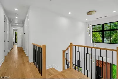 83 Falcon Rd, Livingston, NJ 07039 - Photo 27