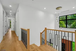 83 Falcon Rd, Livingston, NJ 07039 - Photo 27