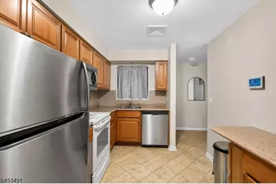 13 Evergreen Dr, Union Township, NJ 08809 - Photo 7