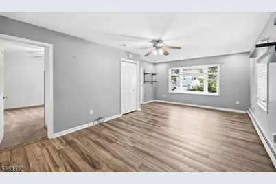 305 Tulsa Trl, Hopatcong, NJ 07843 - Photo 5