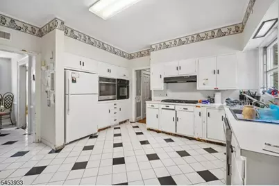 231 Exeter Way, Hillside, NJ 07205 - Photo 13