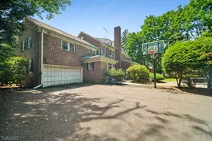 231 Exeter Wy, Hillside, NJ 07205 - Photo 3