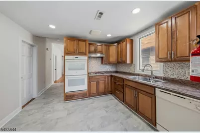 136 Elm St #1, Elizabeth, NJ 07208 - Photo 5
