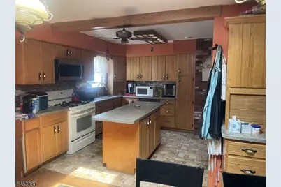 84 E Laurel St, Woodbridge Township, NJ 07064 - Photo 3