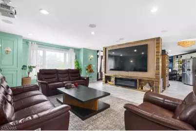 640 Riverside Ave, Lyndhurst Township, NJ 07071 - Photo 7