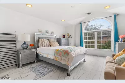 640 Riverside Ave, Lyndhurst Township, NJ 07071 - Photo 17