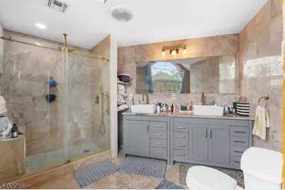 640 Riverside Ave, Lyndhurst Township, NJ 07071 - Photo 15