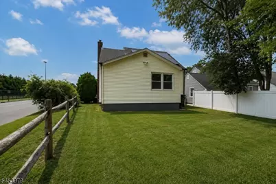 2397 Seymour Ave, Union Township, NJ 07083 - Photo 25