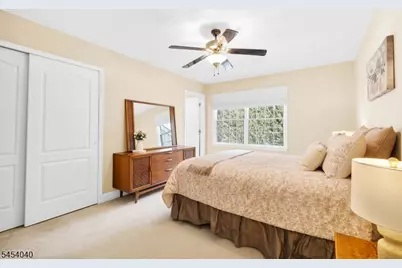 41 Wellington Dr, Washington Township, NJ 07853 - Photo 29