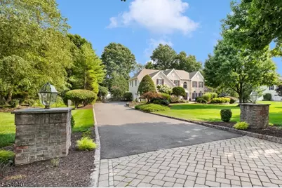 41 Wellington Dr, Washington Township, NJ 07853 - Photo 3