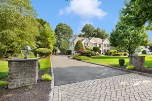 41 Wellington Dr, Washington Township, NJ 07853 - Photo 3