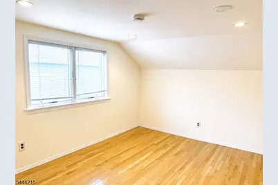 32 Pawnee Ave, Parsippany, NJ 07034 - Photo 9