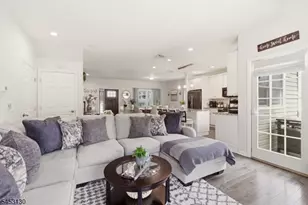 2 Bluffs Ct, Hamburg, NJ 07419 - Photo 11