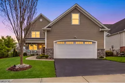 2 Bluffs Ct, Hamburg, NJ 07419 - Photo 1