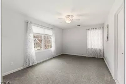 2 Bluffs Ct, Hamburg, NJ 07419 - Photo 33