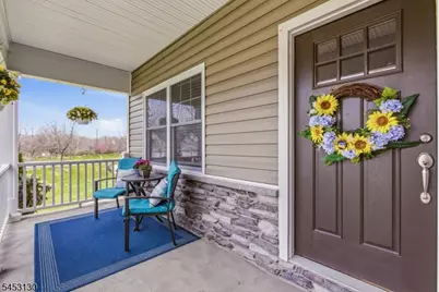 2 Bluffs Ct, Hamburg, NJ 07419 - Photo 3