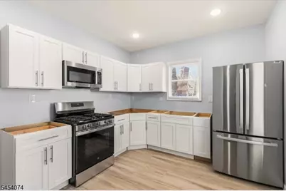 76 Grumman Ave, Newark, NJ 07112 - Photo 3