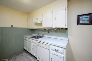 1020A Aberdeen Dr, Lakewood Twp., NJ 08701 - Photo 9