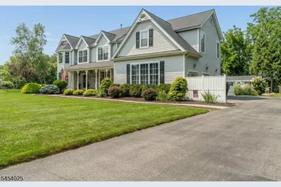 30 Meadowview Dr, Lopatcong Township, NJ 08865 - Photo 3