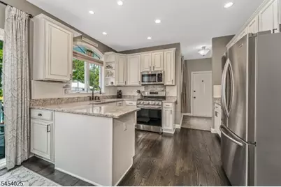 30 Meadowview Dr, Lopatcong Township, NJ 08865 - Photo 15