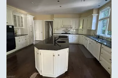 568 Stangle Rd, Bridgewater, NJ 08836 - Photo 9