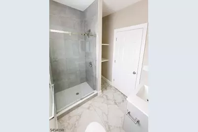 923 Kenneth Ave, Elizabeth, NJ 07202 - Photo 5